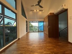 Sixth Avenue (D10), Terrace #549974021